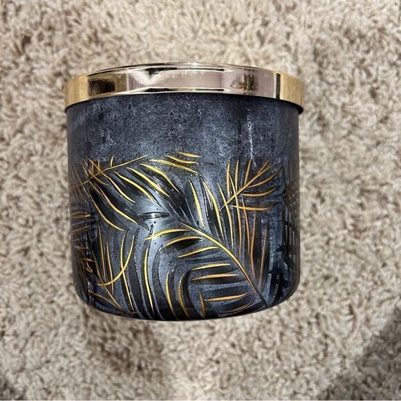 NWT Bath and Body Works Ebony Sands Essential Oil 3 Wick Candle NEW - Picture 3 of 6